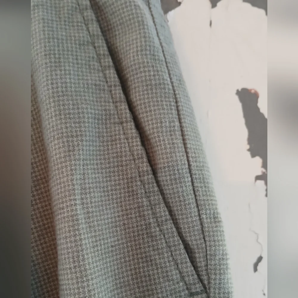 Large, Linen Blend, Loose Taper 36